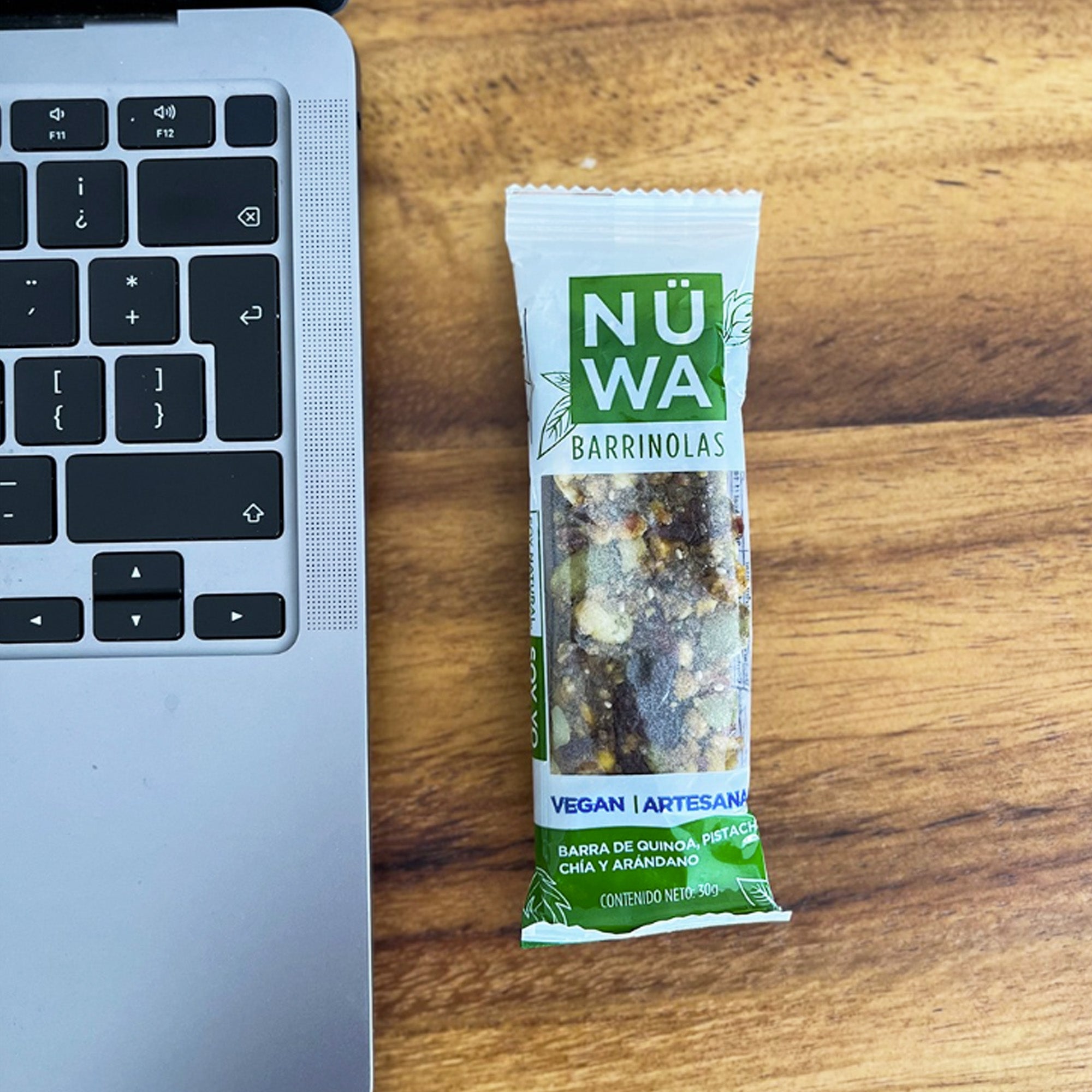 Paquete de distribuidores de ocho barritas de superfoods quinoa