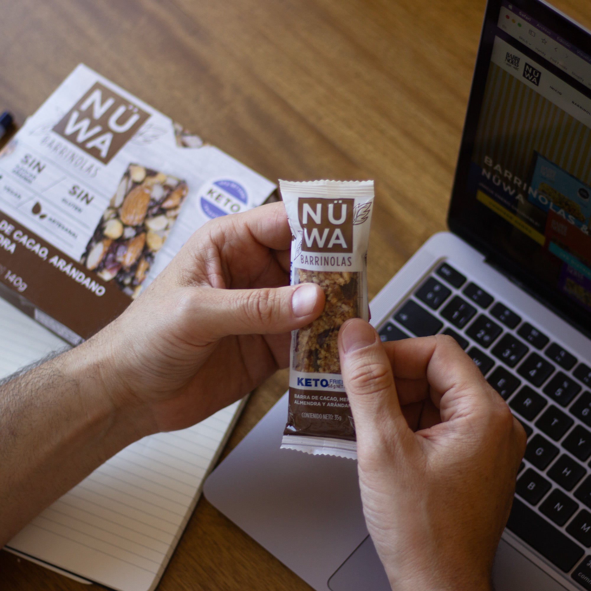 NÜWA CACAO Cajilla con 4 Barritas Saludables